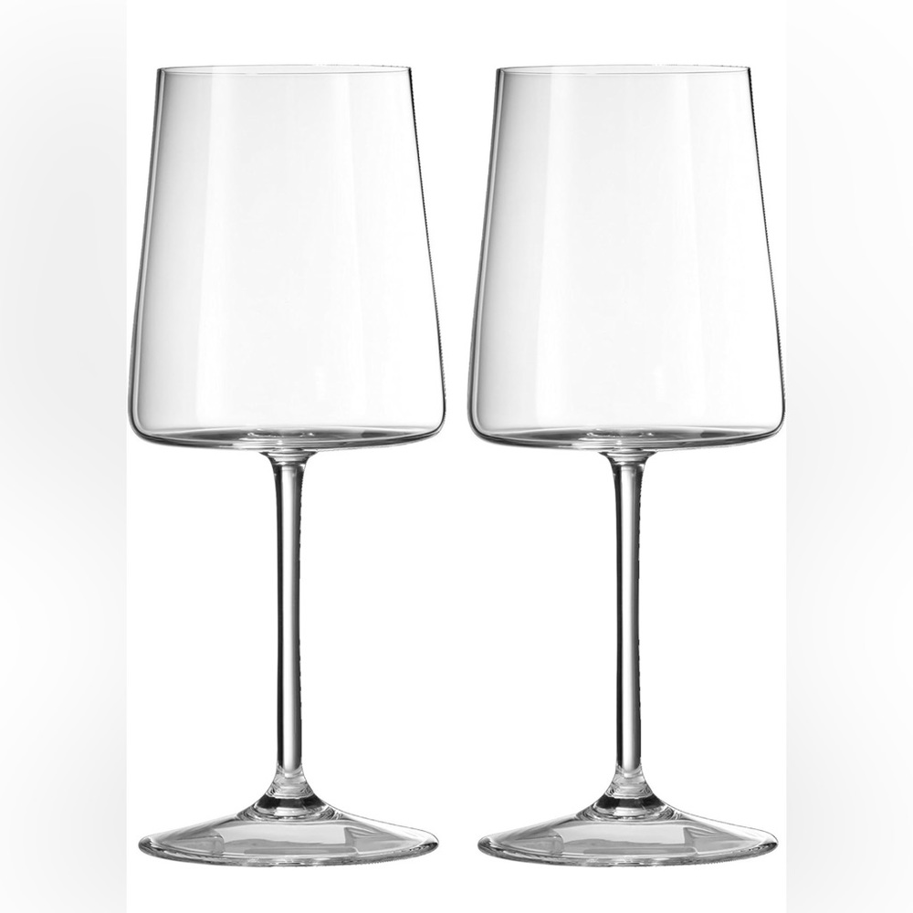 NIB Vera Wang Wedgwood Crystal wine glasses set of 2